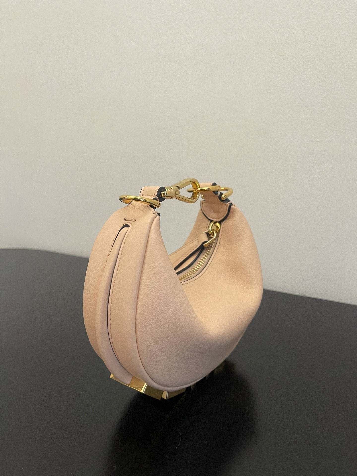 FI Nano FIgraphy Pink For Women, Women’s HandBags 6.7in/17cm FF 8BR798A5DYF1HD6