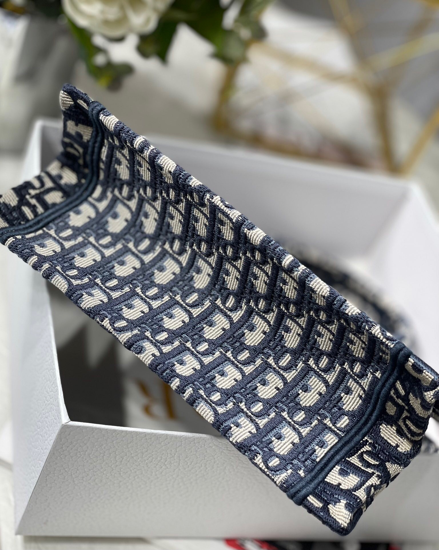 DOR SMALL BOOK TOTE BLUE DOR OBLIQUE EMBROIDERY M1265ZRIW M928