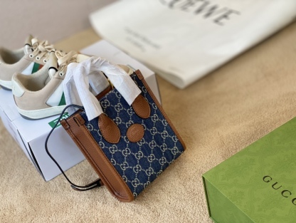 GG MINI TOTE BAG WITH INTERLOCKING G SUPREME CANVAS 671623 2KQGT 8375