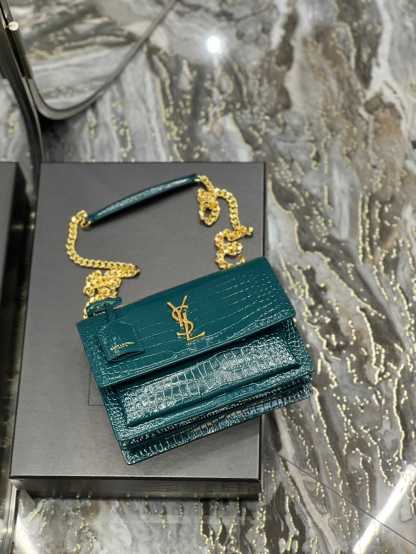 YSL SUNSET MEDIUM CHAIN BAG IN CROCODILE-EMBOSSED SHINY LEATHER MINT 442906DND0J3144