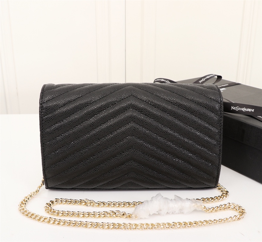 YSL CASSANDRE MATELASSÉ CHAIN WALLET IN GRAIN DE POUDRE EMBOSSED BLACK GOLD 22CM 377828BOW011000