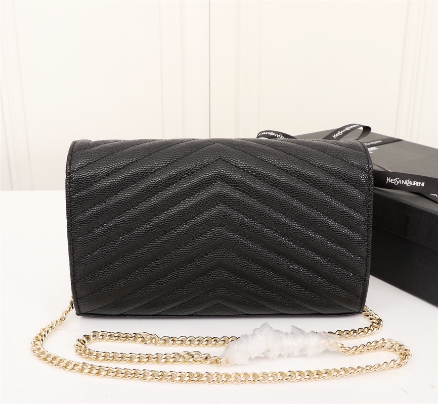 YSL CASSANDRE MATELASSÉ CHAIN WALLET IN GRAIN DE POUDRE EMBOSSED BLACK GOLD 22CM 377828BOW011000