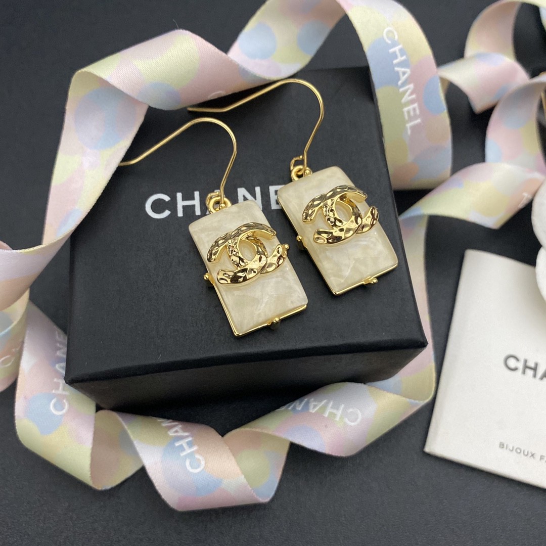 CC RECTANGLE EARRINGS