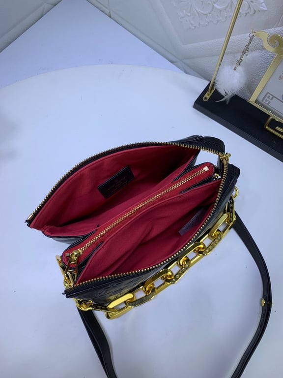 LUV COUSSIN BB BLACK 22CM