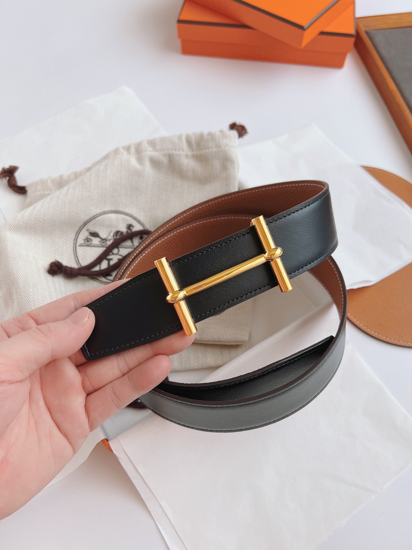HM LEATHER BELT GOLD BUCKLE BLACK 38MM