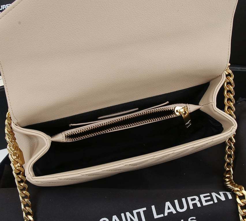 SAINT LAURENT COLLEGE MEDIUM CHAIN BAG IN QUILTED LEATHER BEIGE 24CM