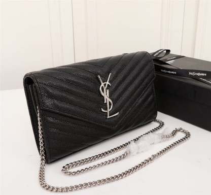 SAINT LAURENT CASSANDRE MATELASSE CHAIN WALLET IN GRAIN DE POUDRE EMBOSSED BLACK SILVER 22CM