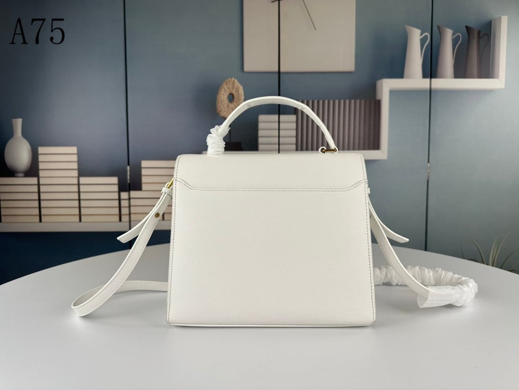 SAINT LAURENT CASSANDRA MEDIUM TOP HANDLE IN GRAIN DE POUDRE EMBOSSED WHITE LEATHER 24CM