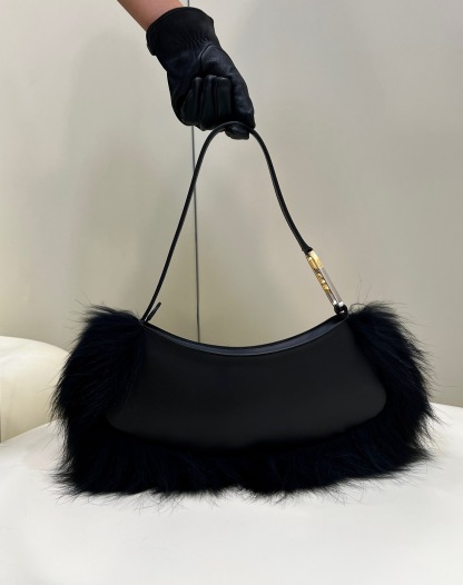 FD O'LOCK SWING CAMELLIA LEATHER AND FOX FUR POUCH BLACK 8BS068ALS9F1JU3