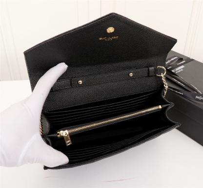 YSL CASSANDRE MATELASSÉ CHAIN WALLET IN GRAIN DE POUDRE EMBOSSED BLACK GOLD 22CM 377828BOW011000