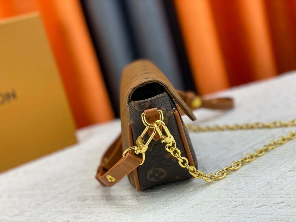 LUV WALLET ON CHAIN IVY BEIGE BROWN