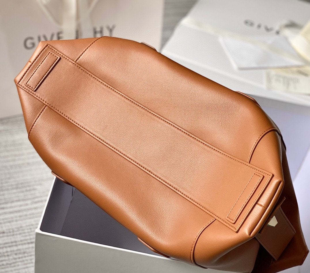 gv Small Antigona Soft Bag Pumpkin For Women, Handbags, Shoulder Bags 17.7in/45cm GVC 