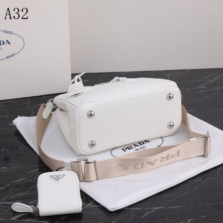 PR 23CM SMALL WHITE LEATHER GALLERIA SAFFIANO BAG