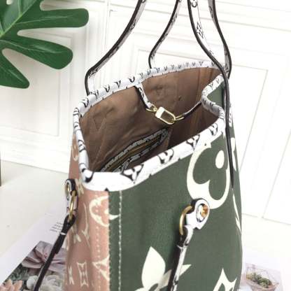 LUV NEVERFULL MONOGRAM GIANT JUNGLE MM GREEN BEIGE