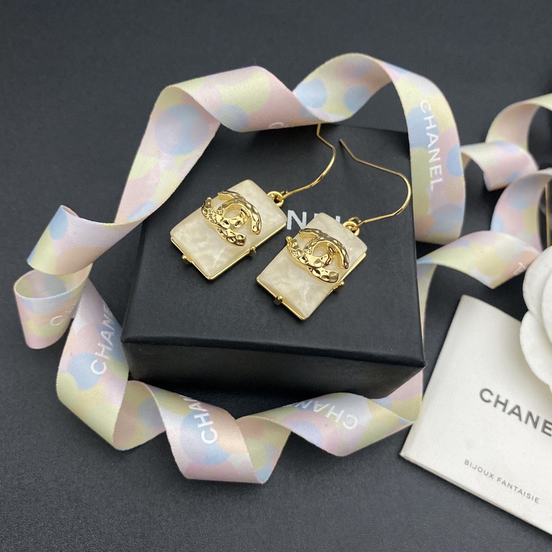 CC RECTANGLE EARRINGS