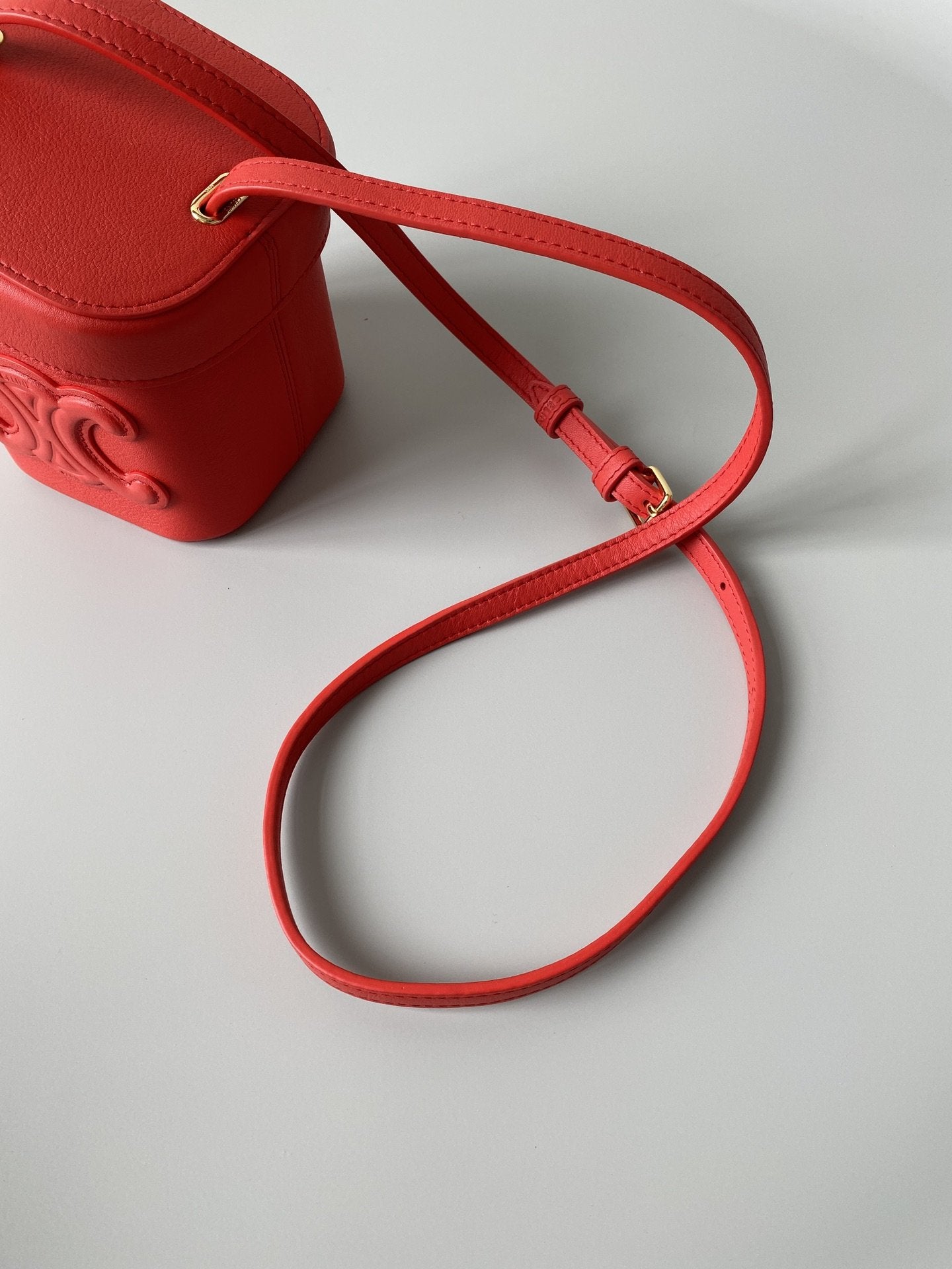 CE Small Box Cuir Triomphe Red For Women 4in/11cm 199263EFB.27BR