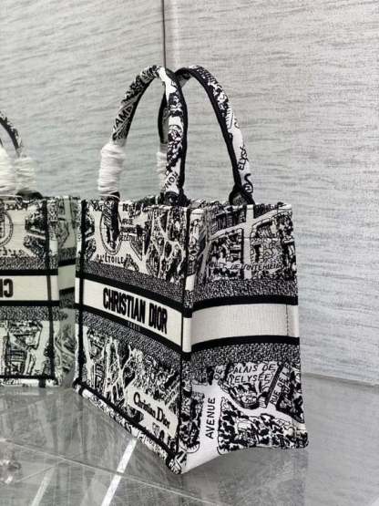 DIR MEDIUM BOOK TOTE WHITE AND BLACK PLAN DE PARIS EMBROIDERY 36CM