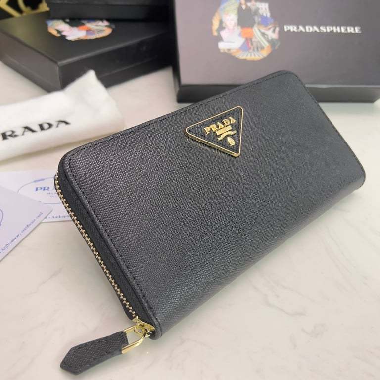 PR LARGE SAFFIANO TRIANGLE ZIP AROUND LONG WALLET BLACK 19CM 1ML506 QHH F0002