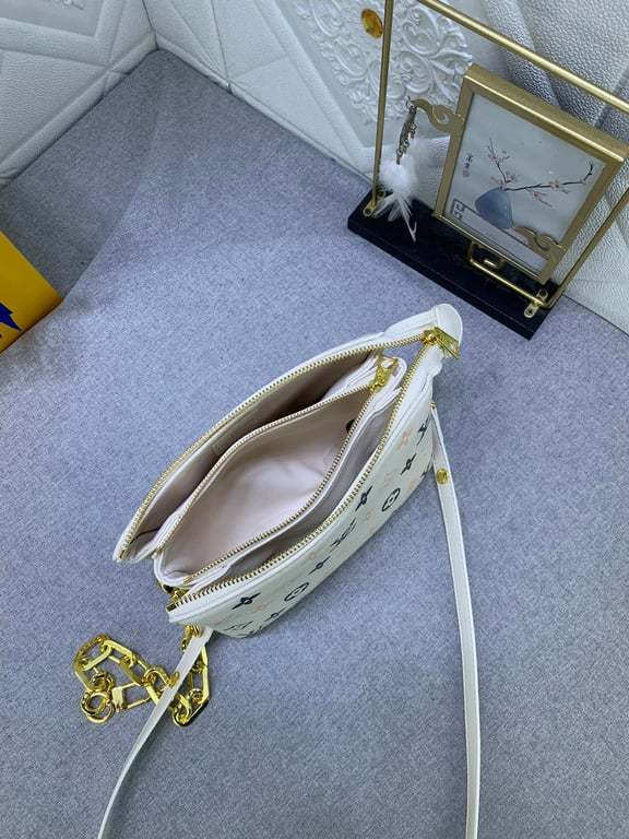 LUV COUSSIN WHITE 20CM