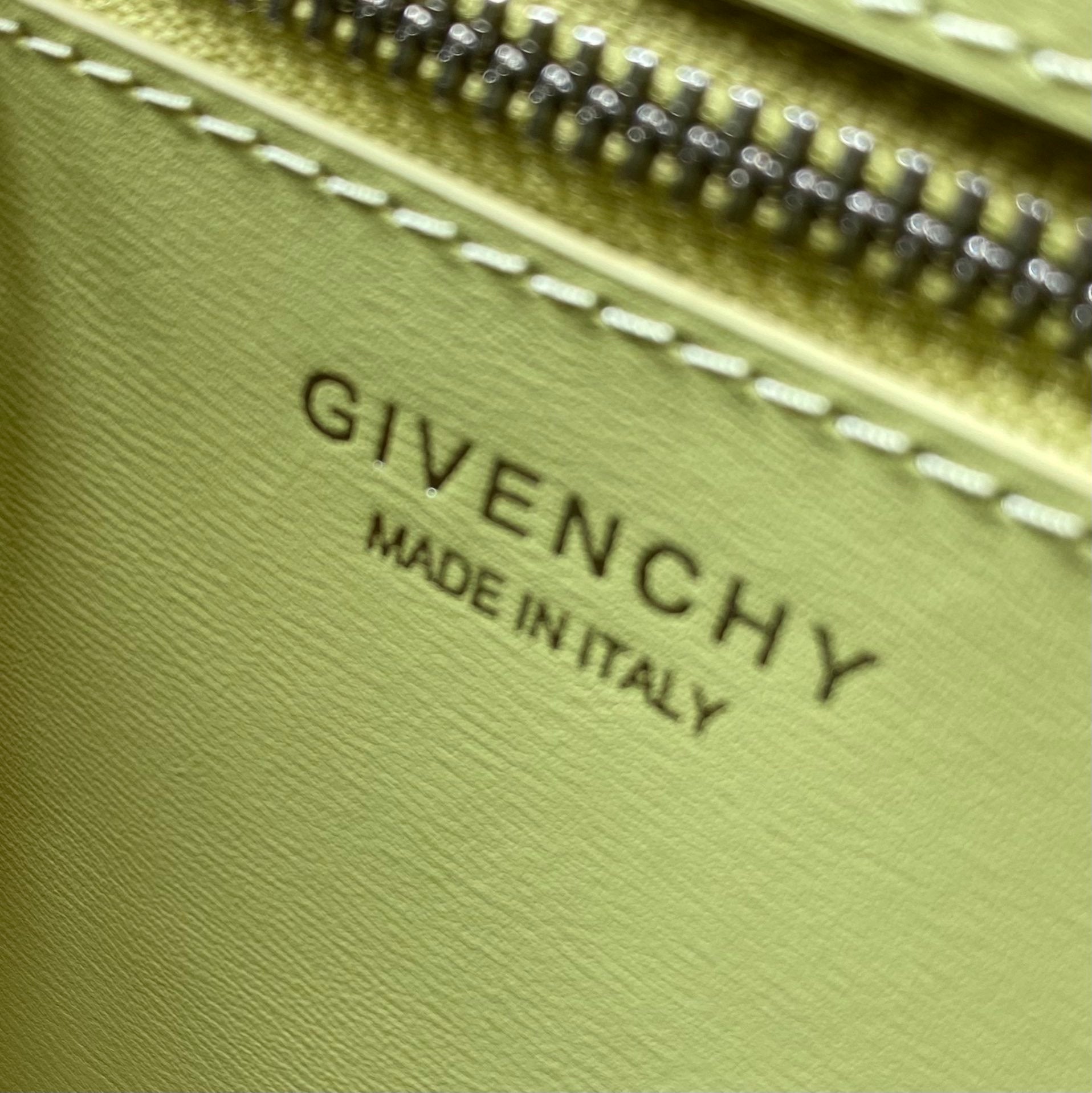 gv Mini Antigona Lock Bag Khaki For Women, Handbags, Shoulder Bags 8.7in/22cm GVC