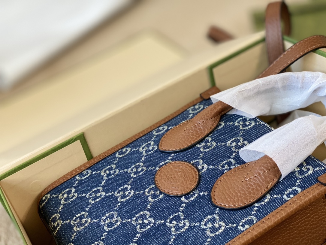 GG MINI TOTE BAG WITH INTERLOCKING G SUPREME CANVAS 671623 2KQGT 8375