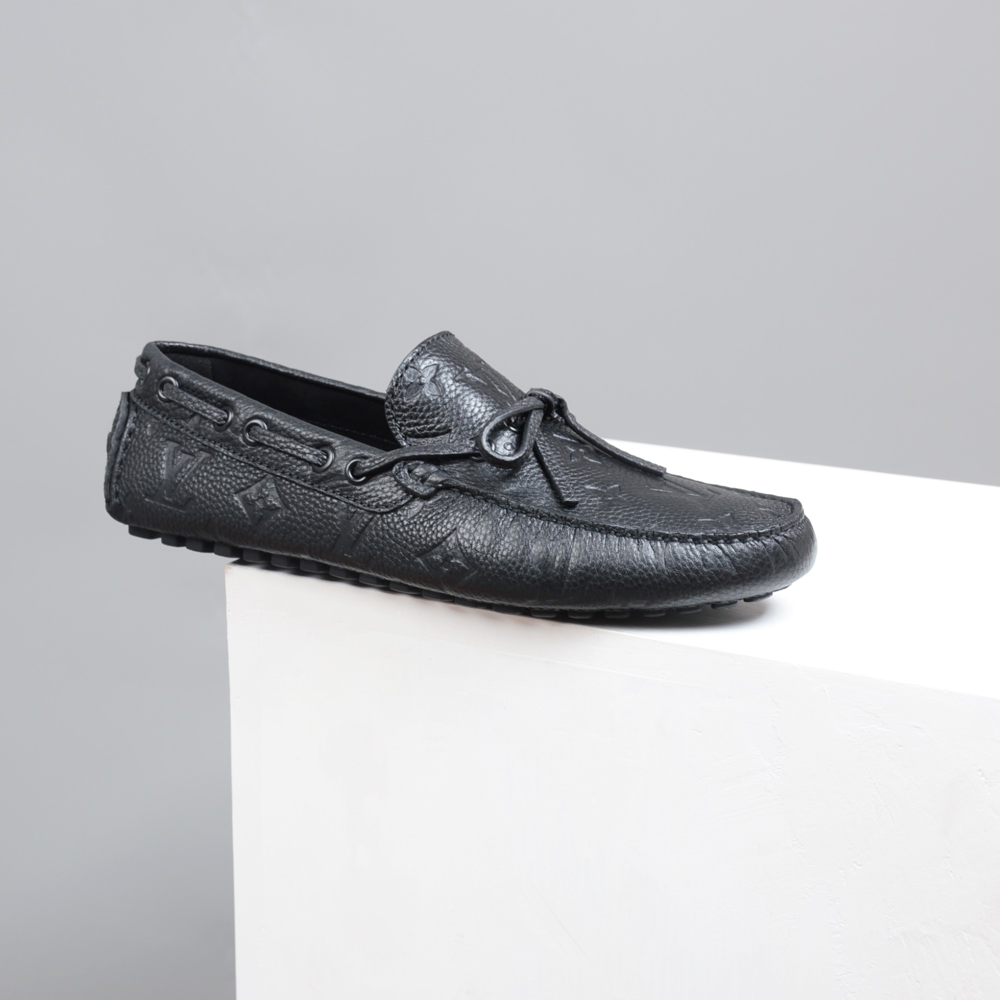MOCCASIN BLACK