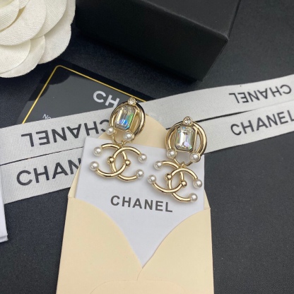 CC WHITE CRYSTALS EARRINGS