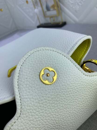 LUV CAPUCINES BB SNOW WHITE 27CM