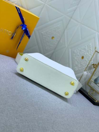 LUV CAPUCINES BB SNOW WHITE 27CM