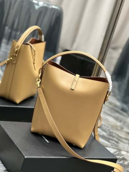SAINT LAURENT LE 37 IN SHINY LEATHER YELLOW 26CM