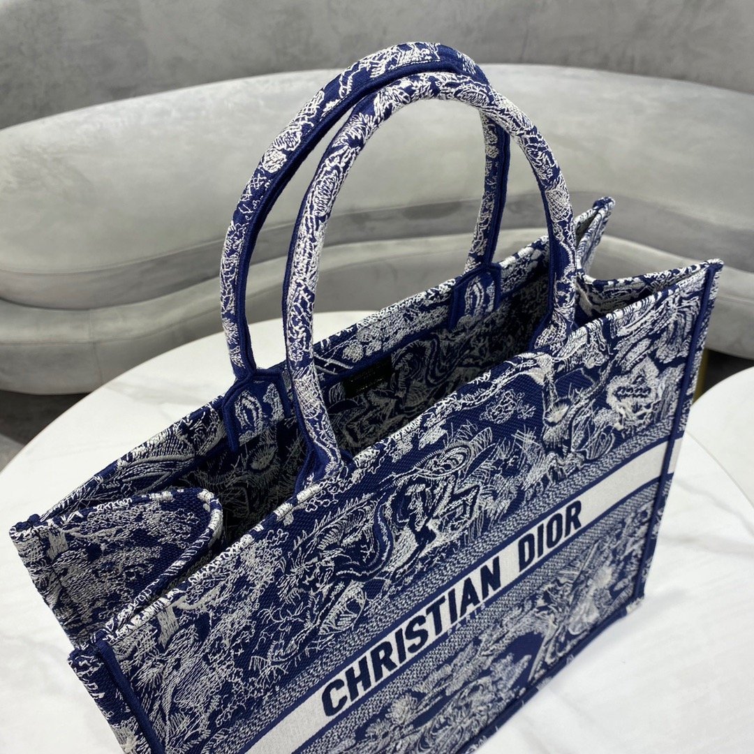 DI Large Book Tote Blue Multicolor, For Women, Women’s Handbags 16.5in/42cm CD M1286ZRGO_M928