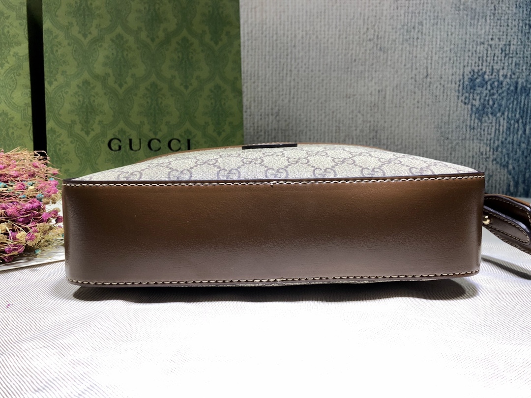 GG MESSENGER BAG WITH INTERLOCKING G 25.5 CM 675891 92THG 8563