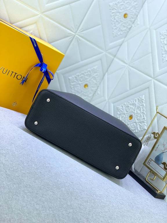 LUV CAPUCINES MM BLACK