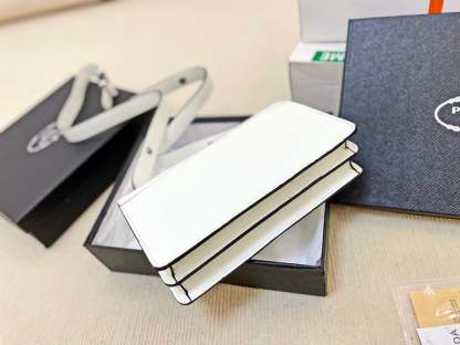 PR EMBLEME BRUSHED-LEATHER BAG WHITE 1BD321_ZO6_F0PG7_V_OTO