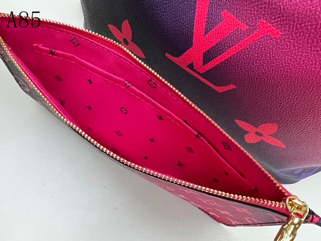 LUV 31CM MM NEVERFULL MIDNIGHT FUCHSIA