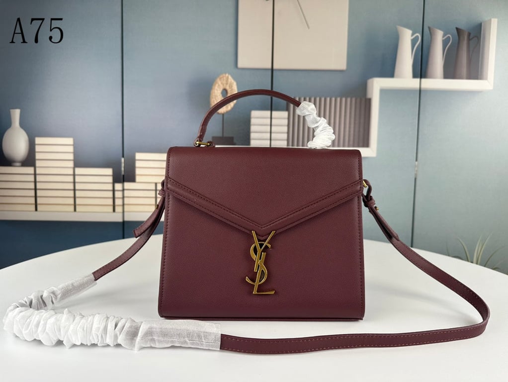 SAINT LAURENT CASSANDRA MEDIUM TOP HANDLE IN GRAIN DE POUDRE EMBOSSED DARK PECAN 24CM