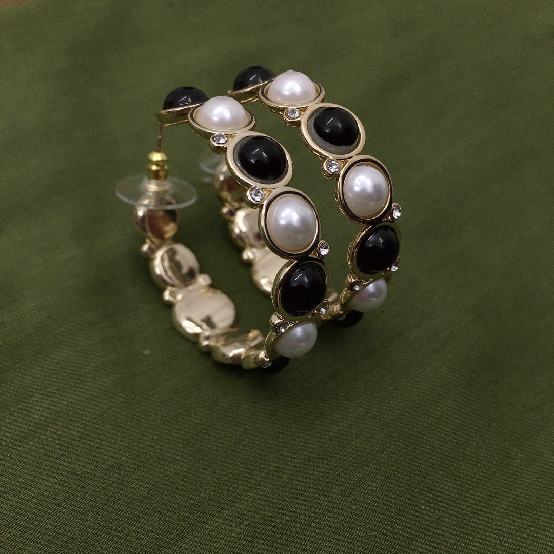 CC HOOP EARRINGS