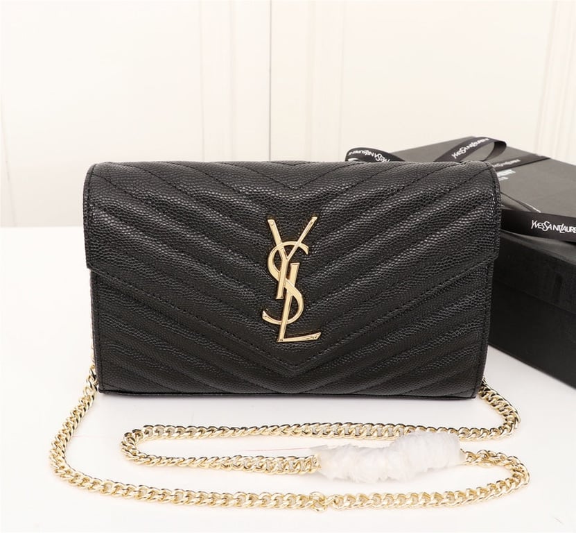 SAINT LAURENT CASSANDRE MATELASSE CHAIN WALLET IN GRAIN DE POUDRE EMBOSSED BLACK GOLD 22CM