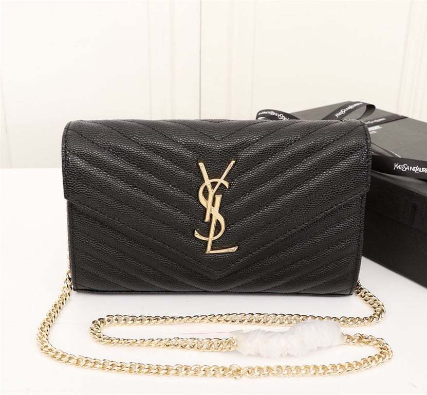 SAINT LAURENT CASSANDRE MATELASSE CHAIN WALLET IN GRAIN DE POUDRE EMBOSSED BLACK GOLD 22CM