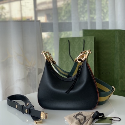 GG GG ATTACHE SMALL SHOULDER BAG IN BLACK 23CM 699409 UXWBG 1037