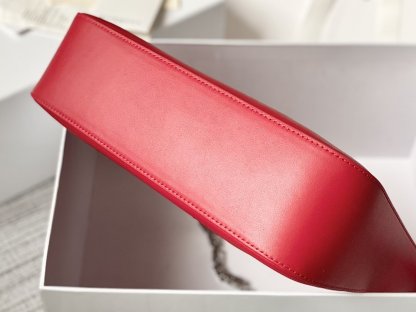 gv Medium Moon Cut Out Bag Red For Women, Handbags, Shoulder Bags 11.8in/30cm GVC
