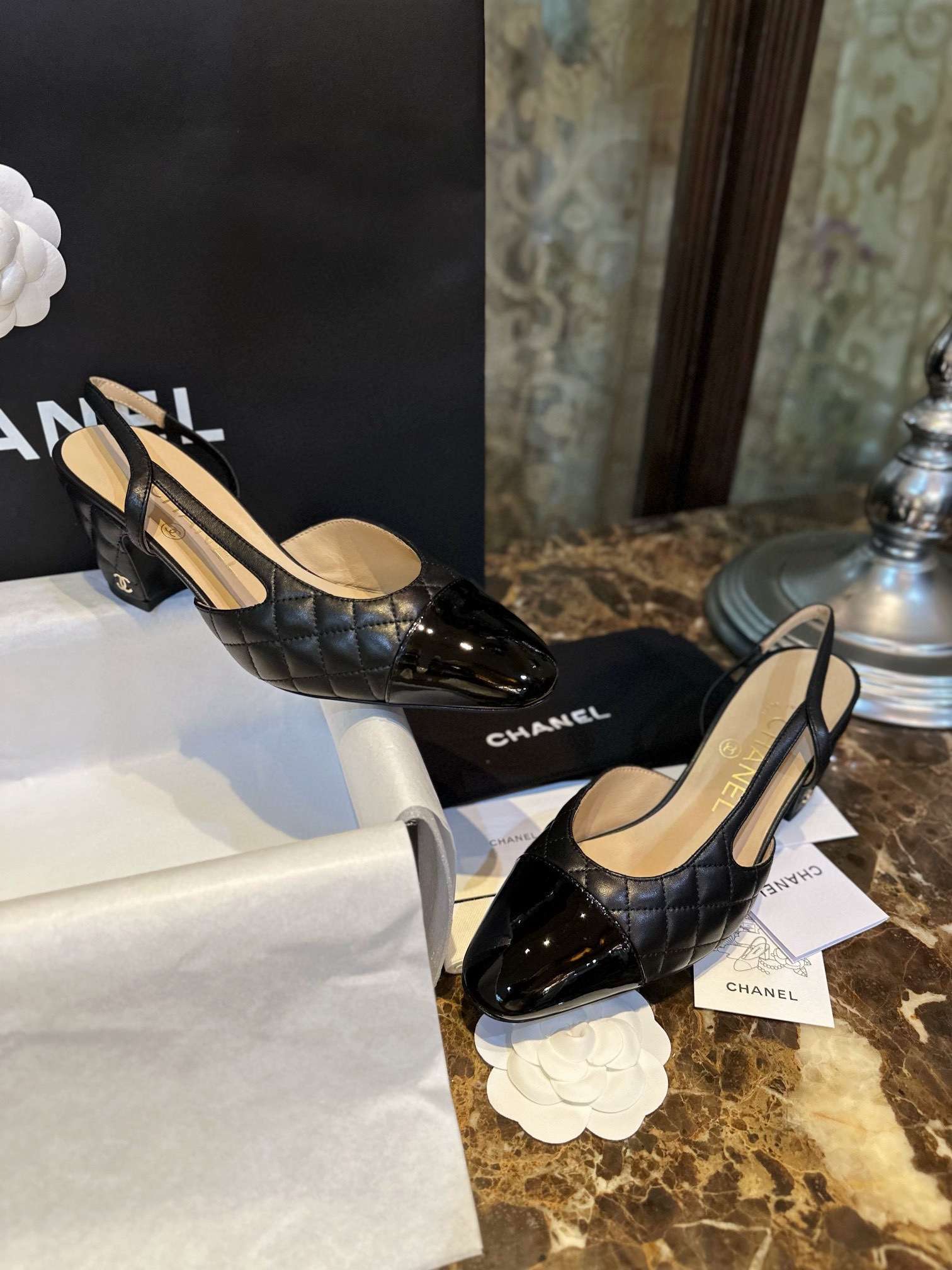 CHL PATENT SLINGBACK PUMPS BLACK