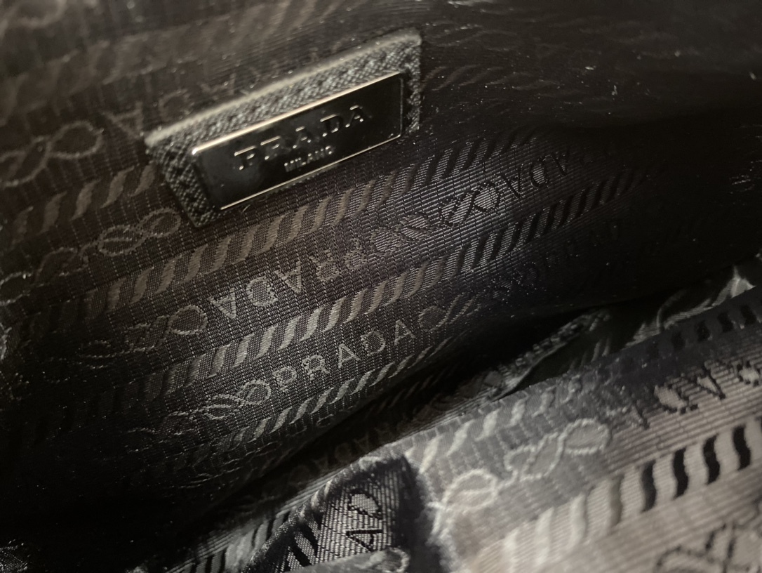 PR RE-EDITION 2000 RE-NYLON SHOULDER BAG 1BH046R064F0002VW11