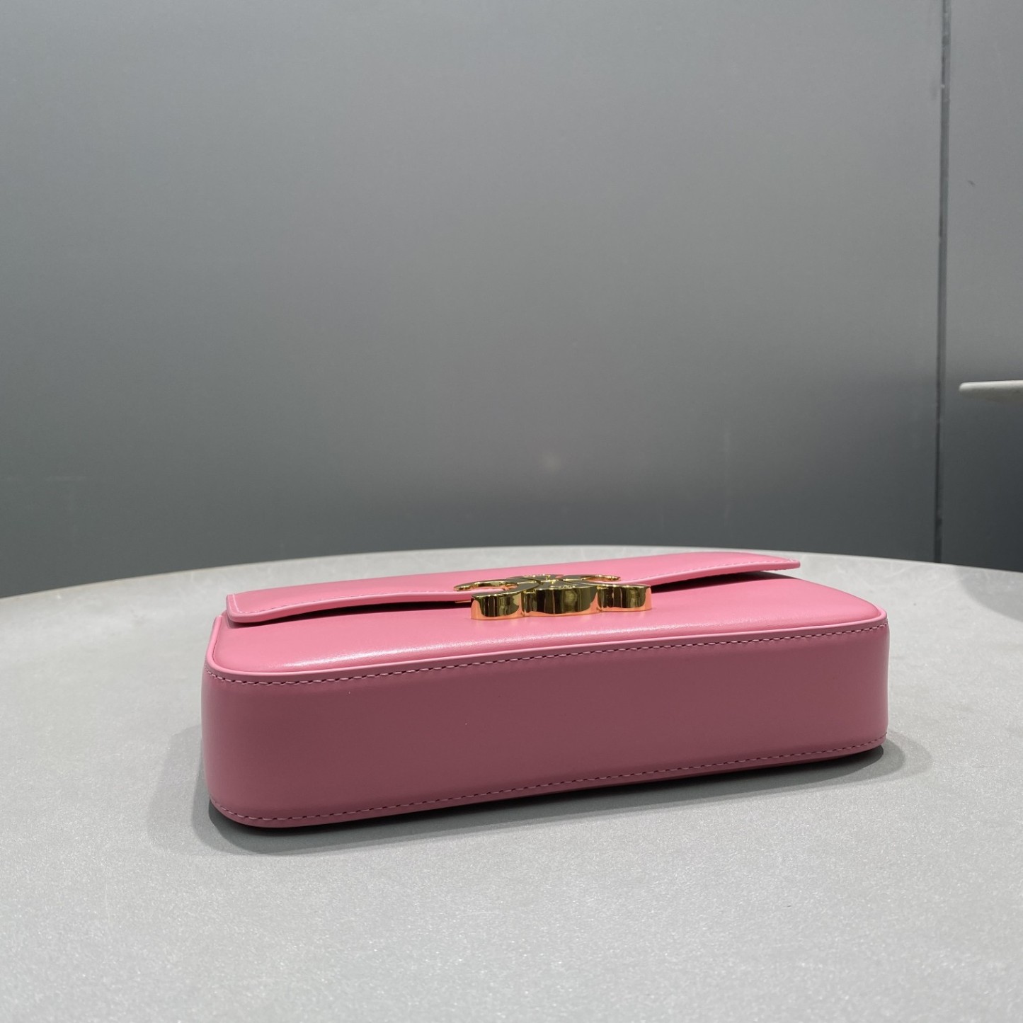 CE CHAIN SHOULDER BAG TRIOMPHE IN TRIOMPHE CANVAS PINK 197993BF25FO