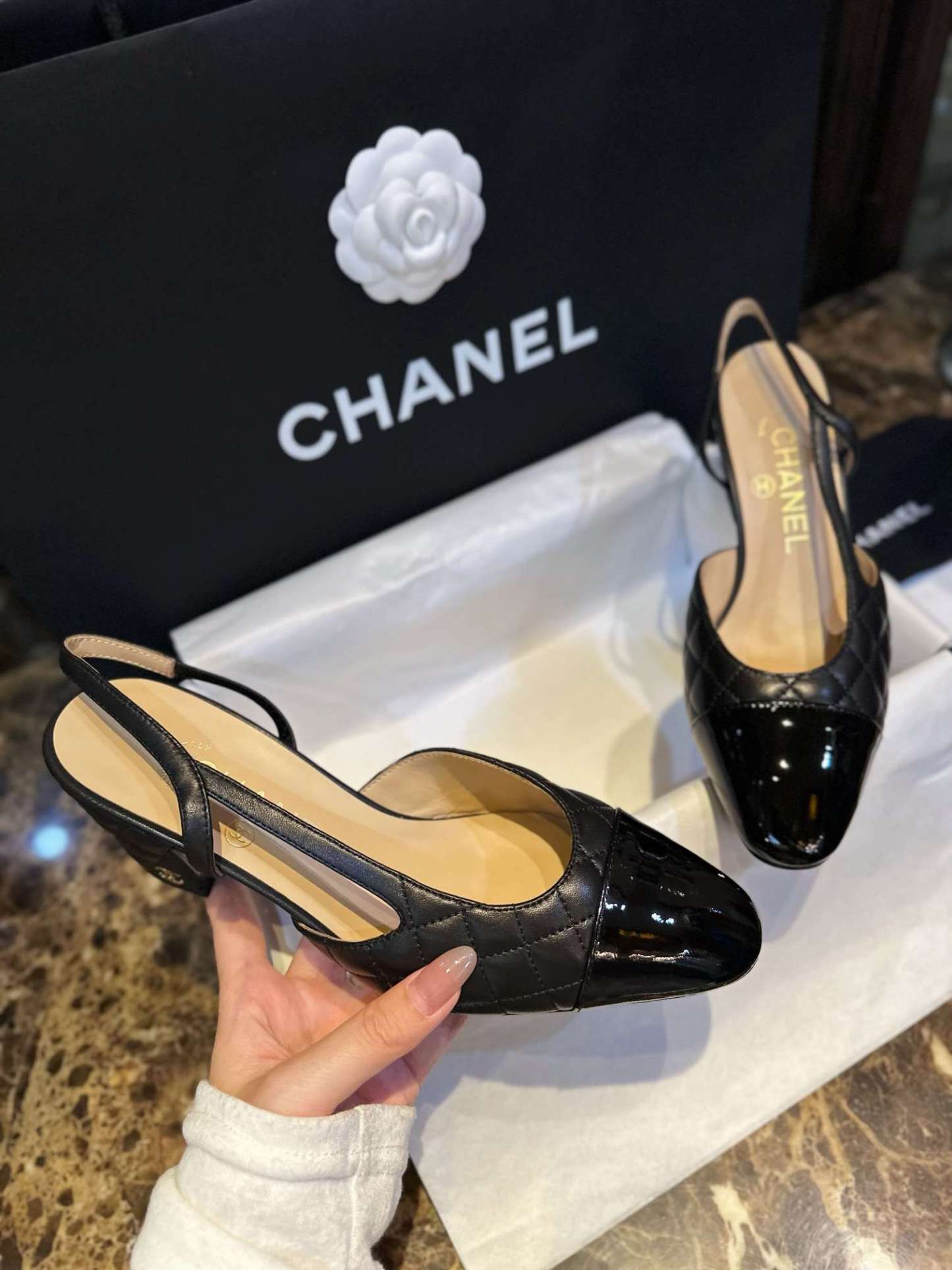 CHL PATENT SLINGBACK PUMPS BLACK