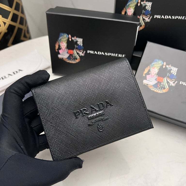 PR SAFFIANO MONOCHROME FLAP SMALL WALLET FULL BLACK 10CM 1MV204 QWA F0002
