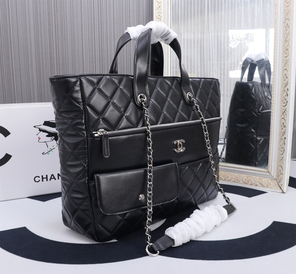 CC ULTRA POCKET TOTE BLACK 37CM