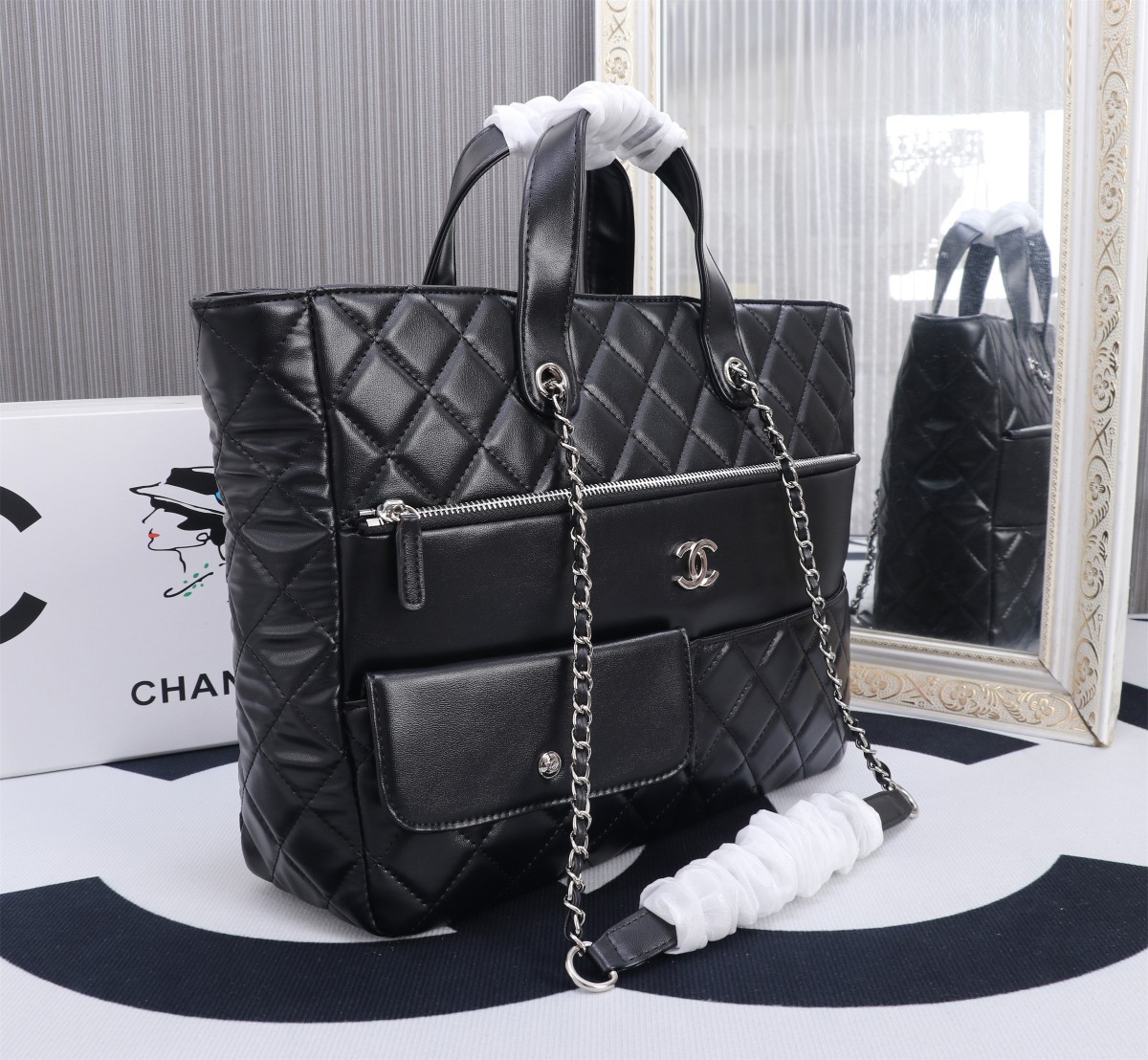 CC ULTRA POCKET TOTE BLACK 37CM
