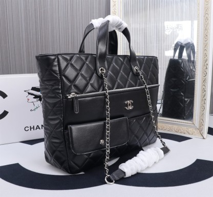 CC ULTRA POCKET TOTE BLACK 37CM