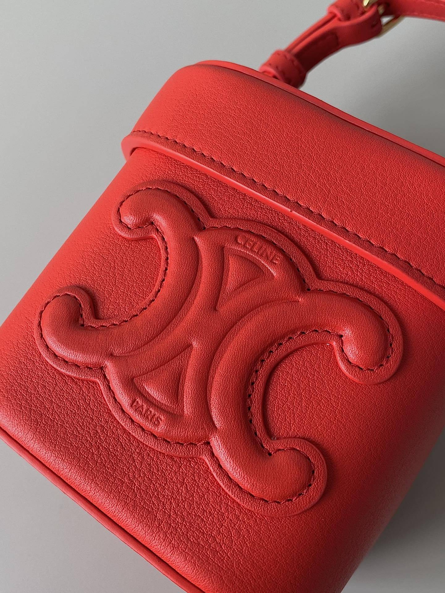 CE Small Box Cuir Triomphe Red For Women 4in/11cm 199263EFB.27BR
